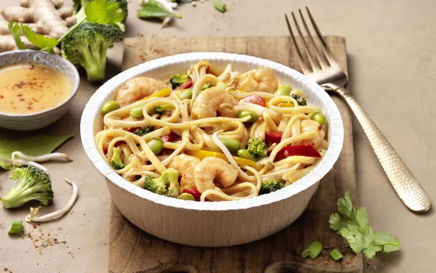 Bowl met noedels en garnalen "Asia-Style"