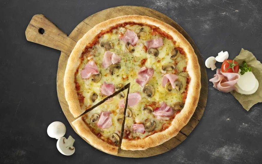 LA PIZZA Pizza Prosciutto e Funghi