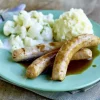 Minibraadworstjes met bloemkool en aardappelpuree