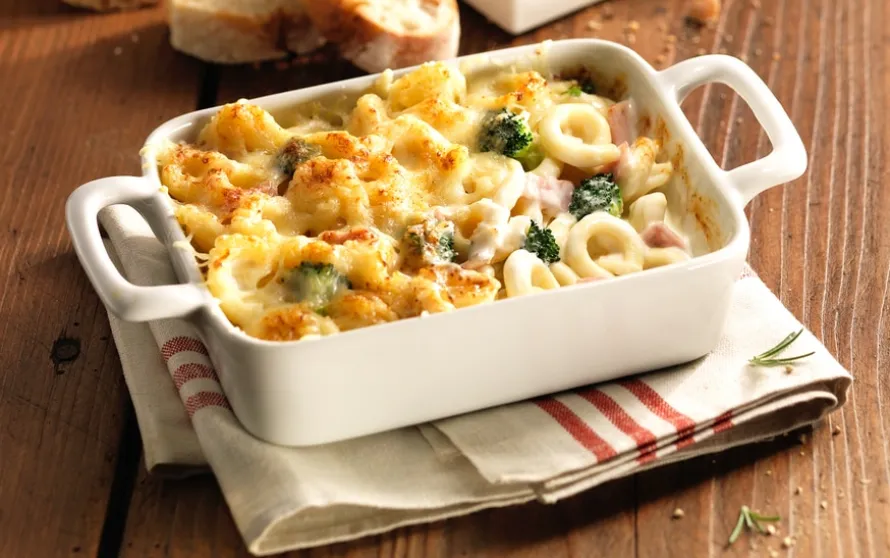 Pastaschotel met broccoli en kaas