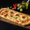 Pizza alla Romana Pomodoro Mozzarella e Pesto