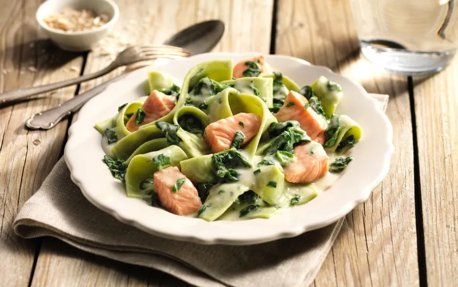 Tagliatelle verdi met wilde zalm