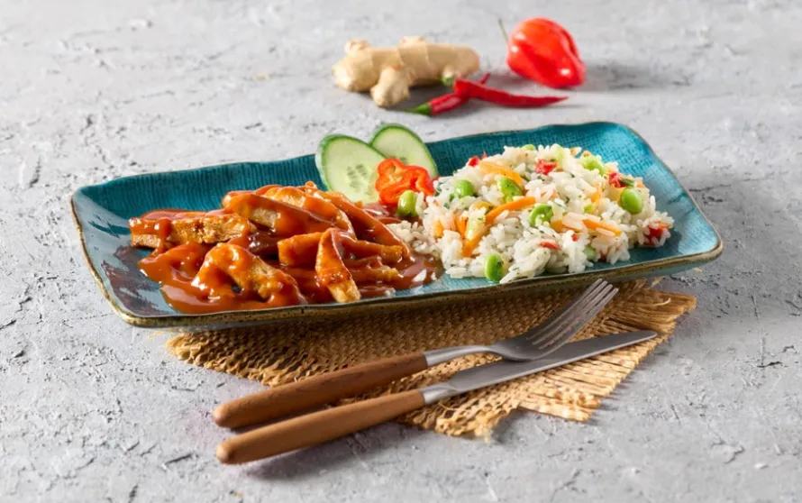 Varkensreepjes 'babi pangang' met rijst